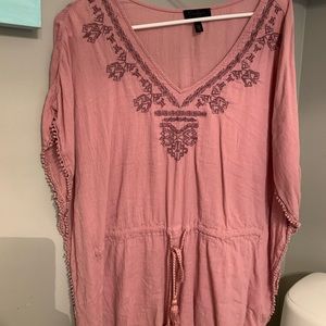 Jessica Simpson flowy top